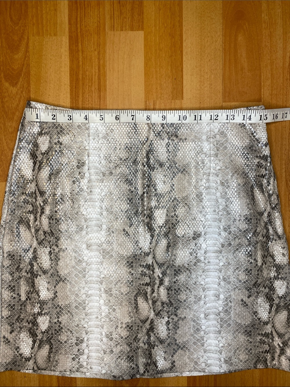 Dynamite Grey Snakeskin Mini Skirt - Picture 6 of 8